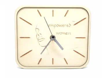 Wanduhr empowered Woman